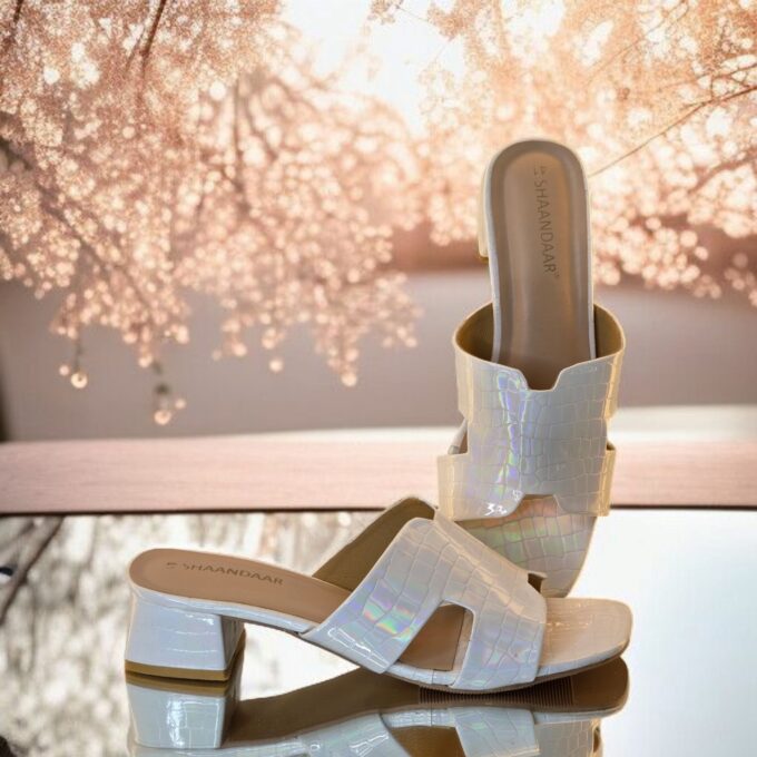 CROCODILE TEXTURED HEEL